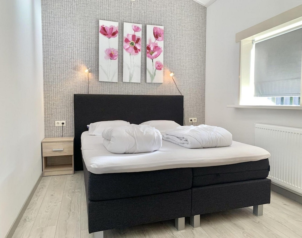 Renovated Bungalow With Garden