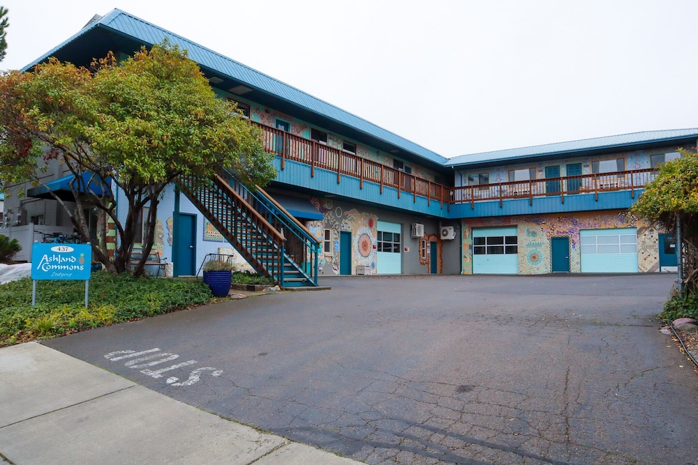 Ashland Vacations - Ashland Commons Hostel - Property Image 13