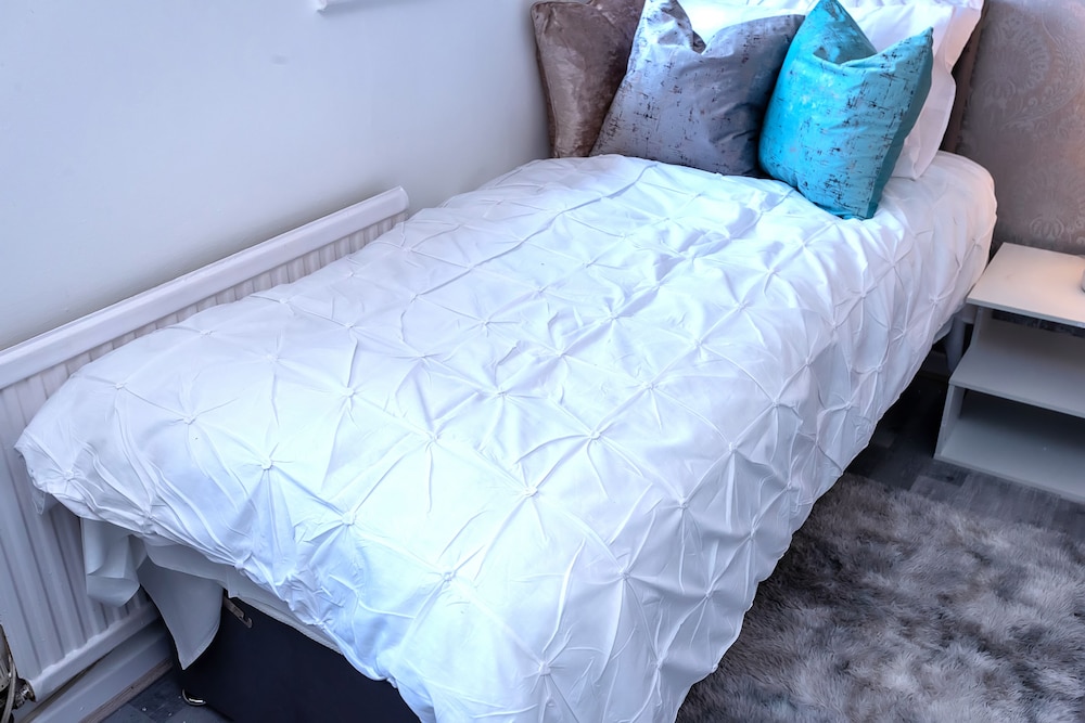 I Love London! A Stunning 2 Bed Home Sleeps 1-3!