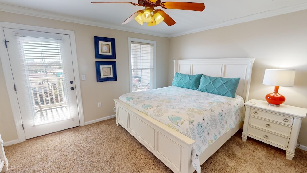 Pelican Landing 302 by Tybee Vacation Rentals