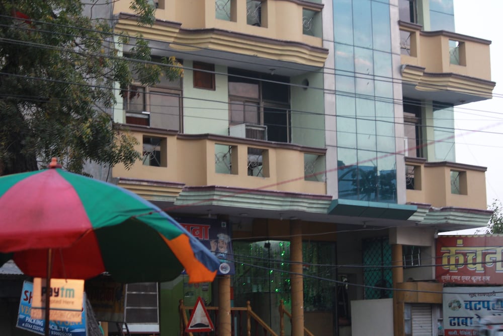 Kanchan Hotel