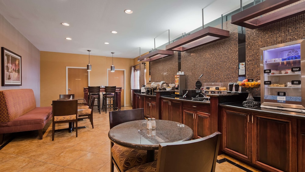 Best Western Manhattan Inn