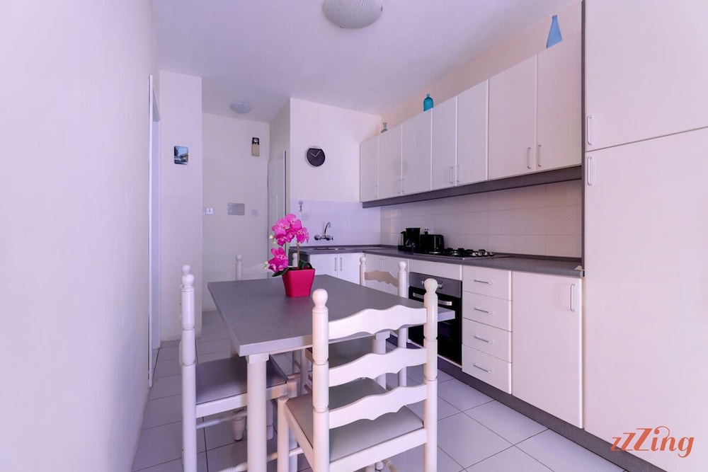 Seaside 2 Bedroom Apartment With Side Sea Views view 4