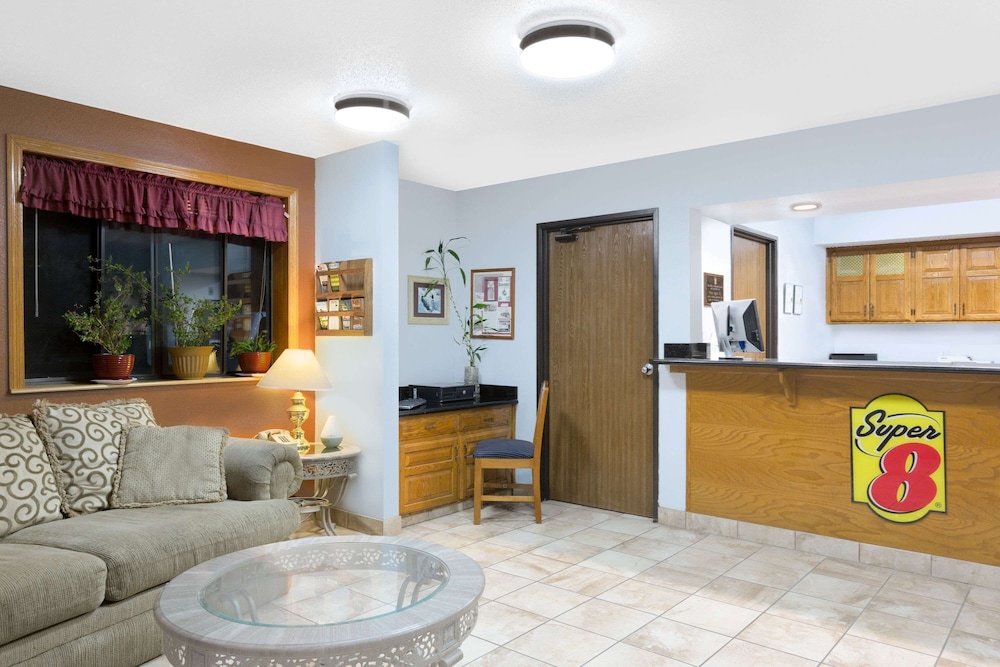 Super 8 by Wyndham Boone view 2
