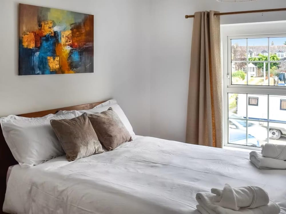 The Hideaway - Spacious 3 Bedroom Apartment