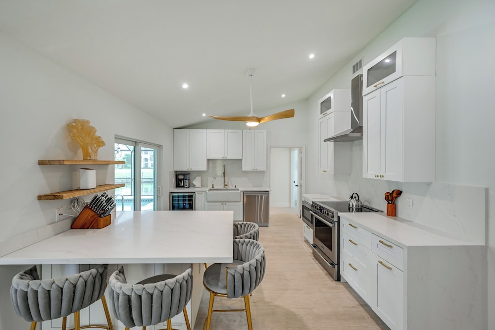 Private Pool, Patio & Peace: Marco Island Getaway
