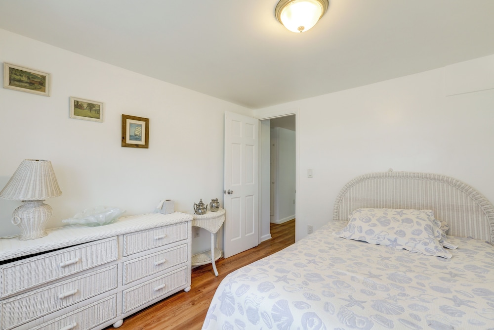 Walk to Bay & Ocean: Pet-friendly Surf City Apt