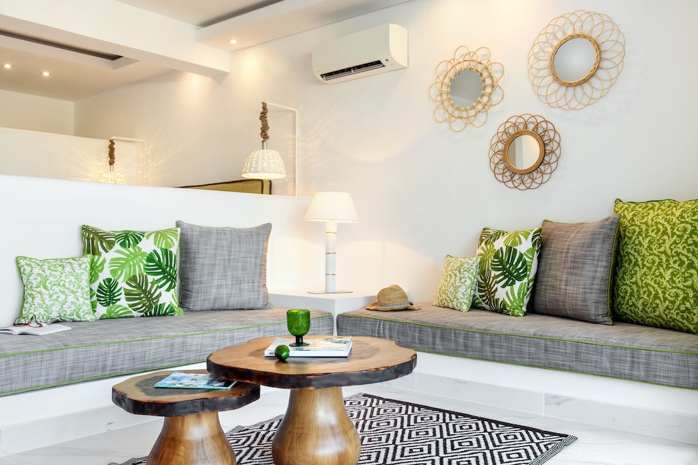 Villa D'Oro - Luxury Villas & Suites