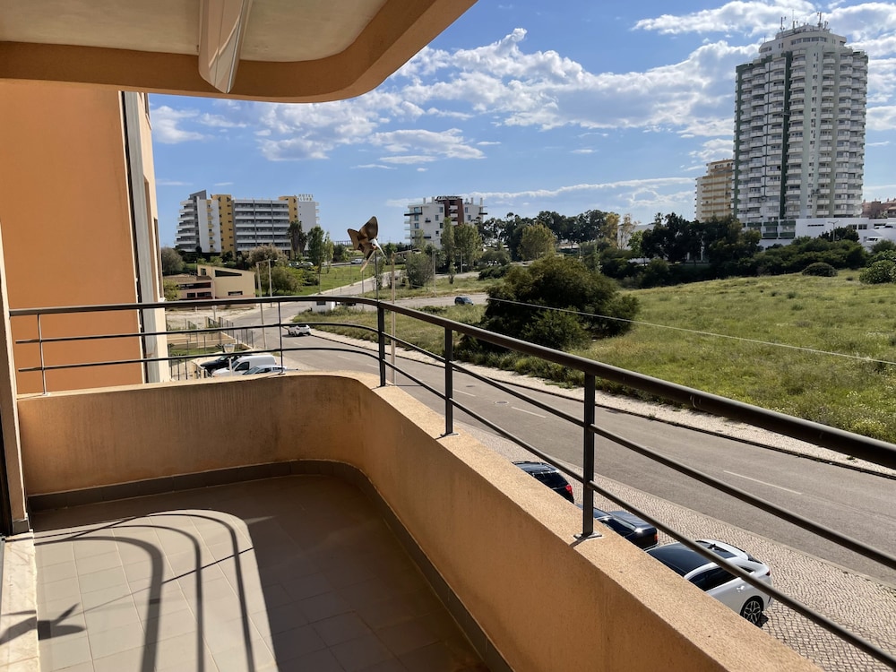 13 in Portim o With 1 Bedrooms and 1 Bathrooms