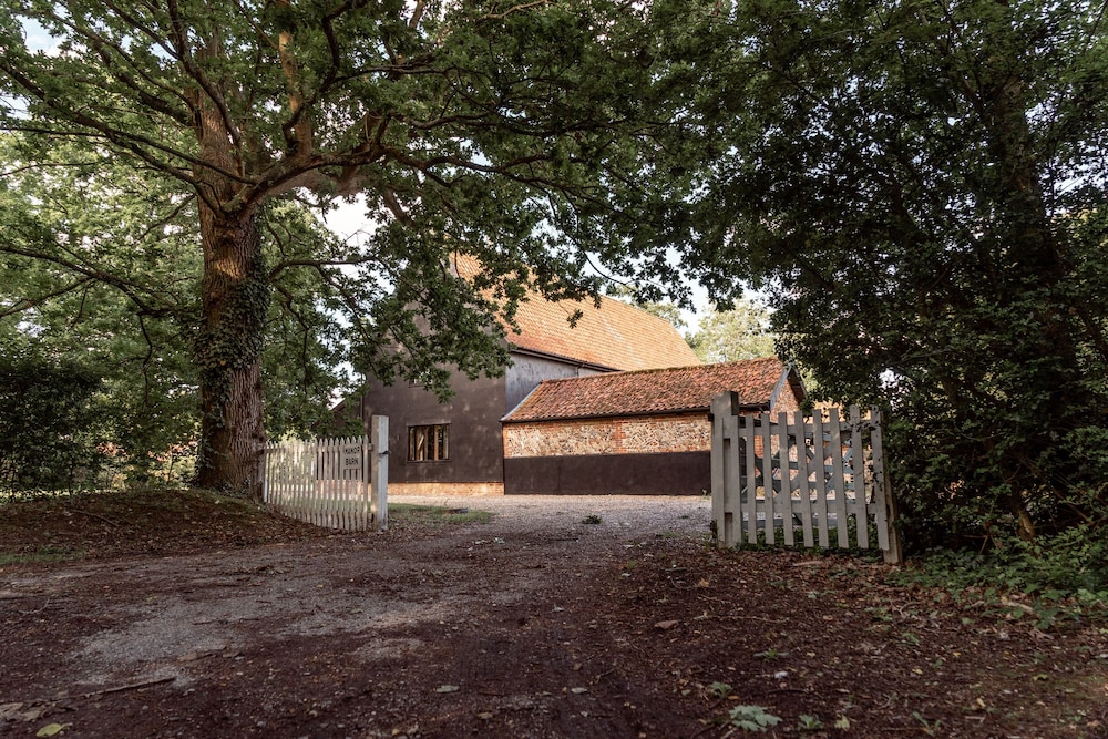 Manor Farm Barn