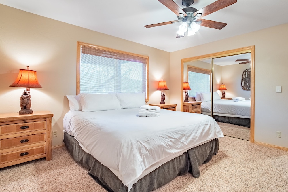 Endless View Lodge by Avantstay Incredible Views Close To Bear Mountain Ski Resort w Hot Tub