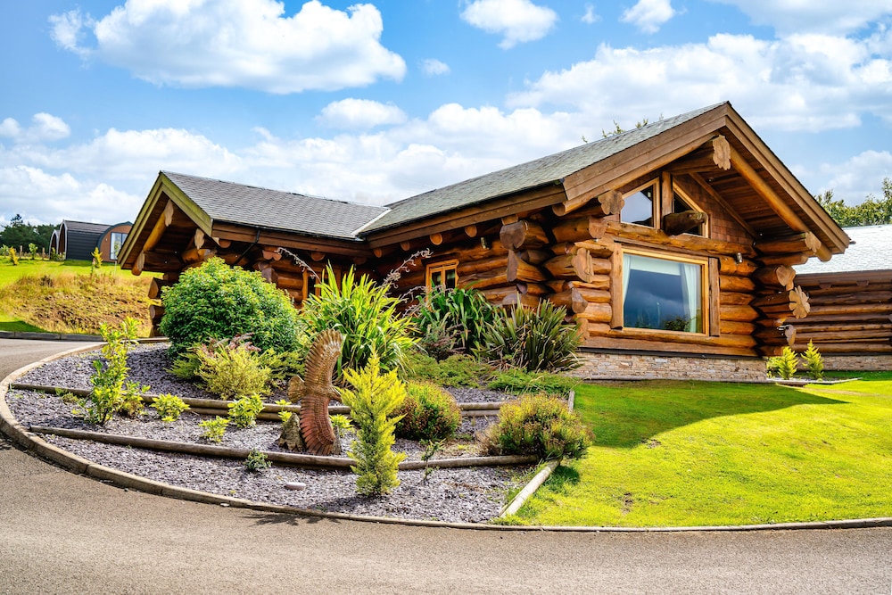 The Vu Log Cabins