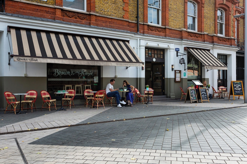 Cresswell Gardens IV by Onefinestay
