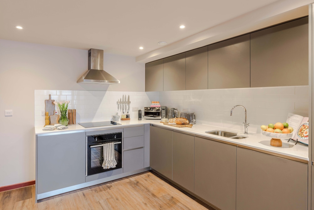 Waterside Living I Luxe Apartments