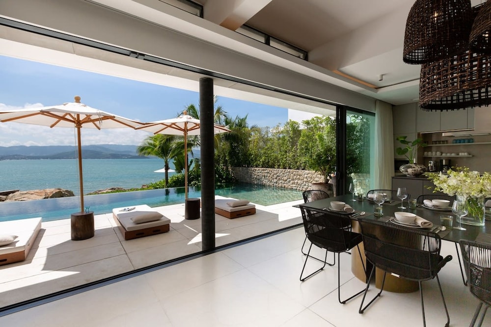 Solaris 3-bedroom Beachfront Villa in Koh Samui
