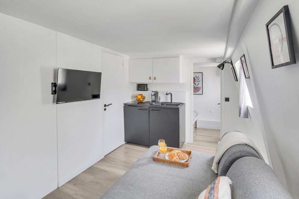 Cozy 1BR Flat in the Heart of République