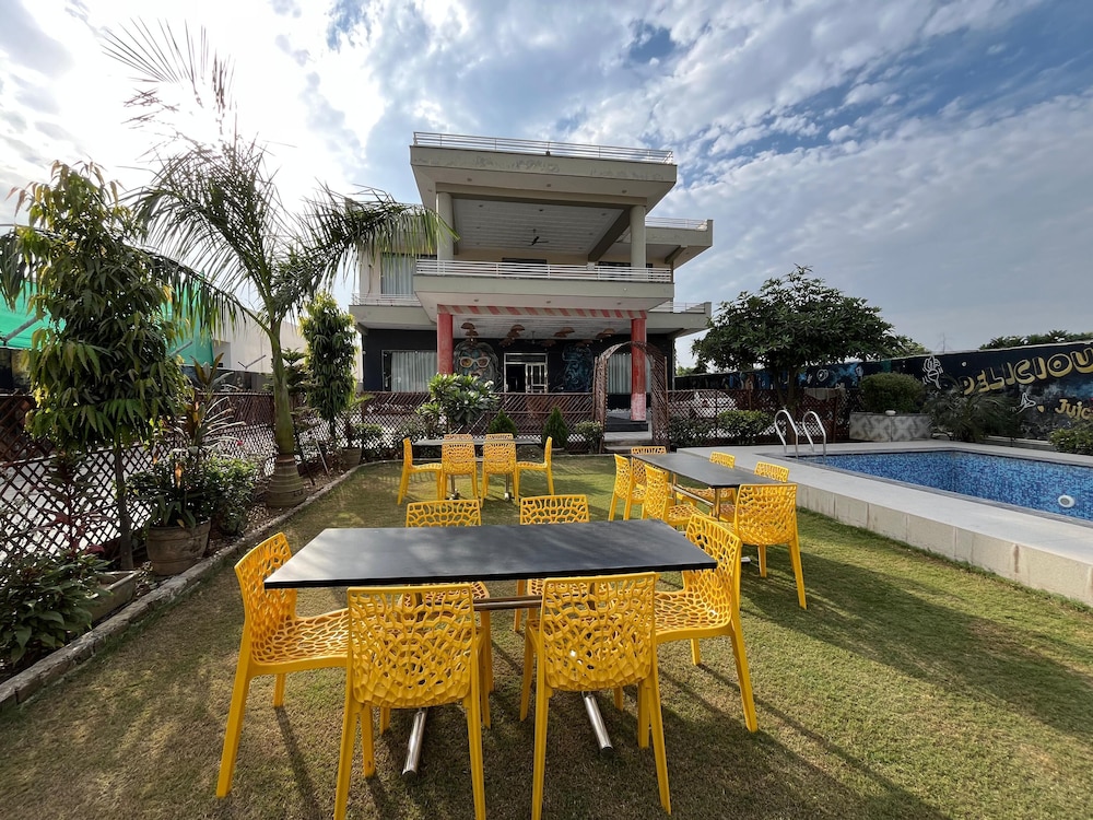 GoBravo 11 6BHK Farm with Pool Sohna Road Gurgaon