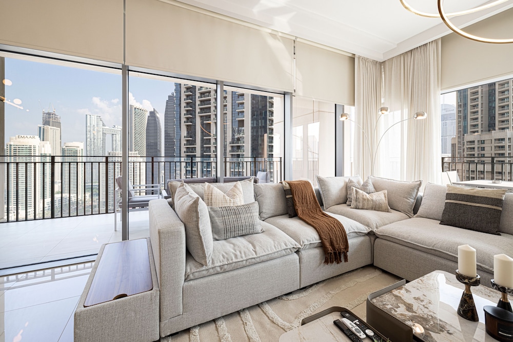 3Br + Maid Close To Burj Khalifa Dubai Mall