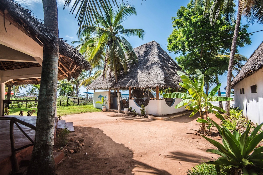 Ocean Breeze Lodge