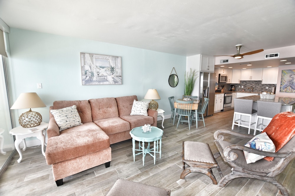 1008 Waters Edge Resort 1 Bedroom Condo