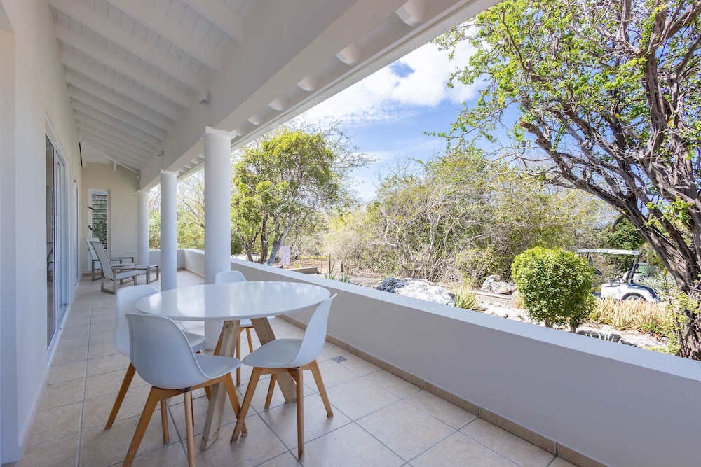Ser na Private Retreat