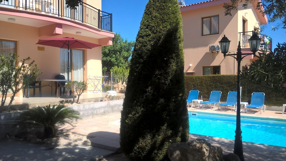 Kapsalia Holiday Villas