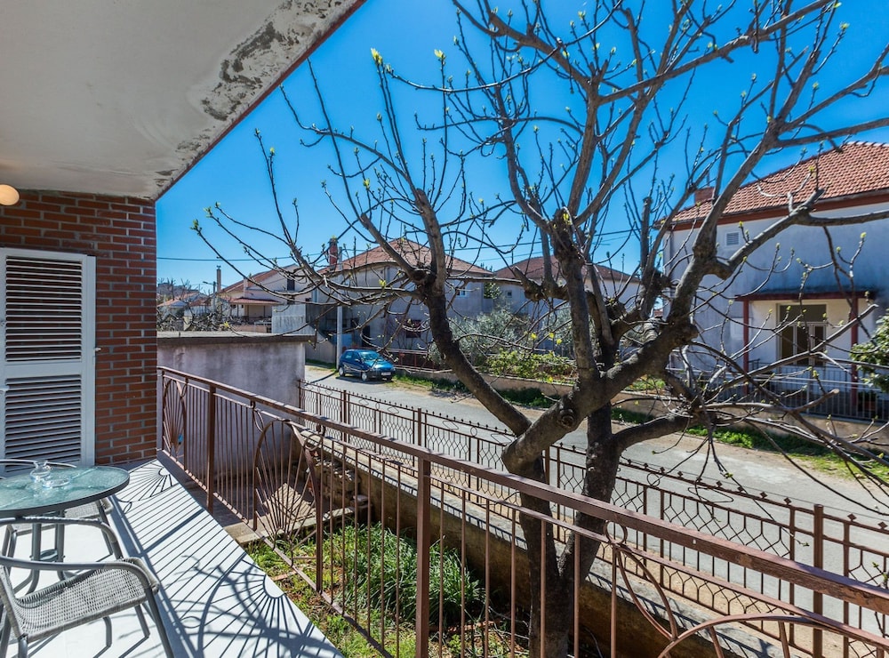 Spacious Zadar Apartments Near Beach