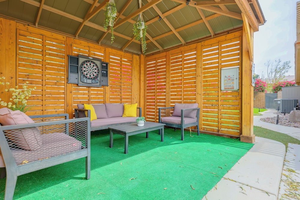 Gazebo + Putting Green: Serene Indio Getaway