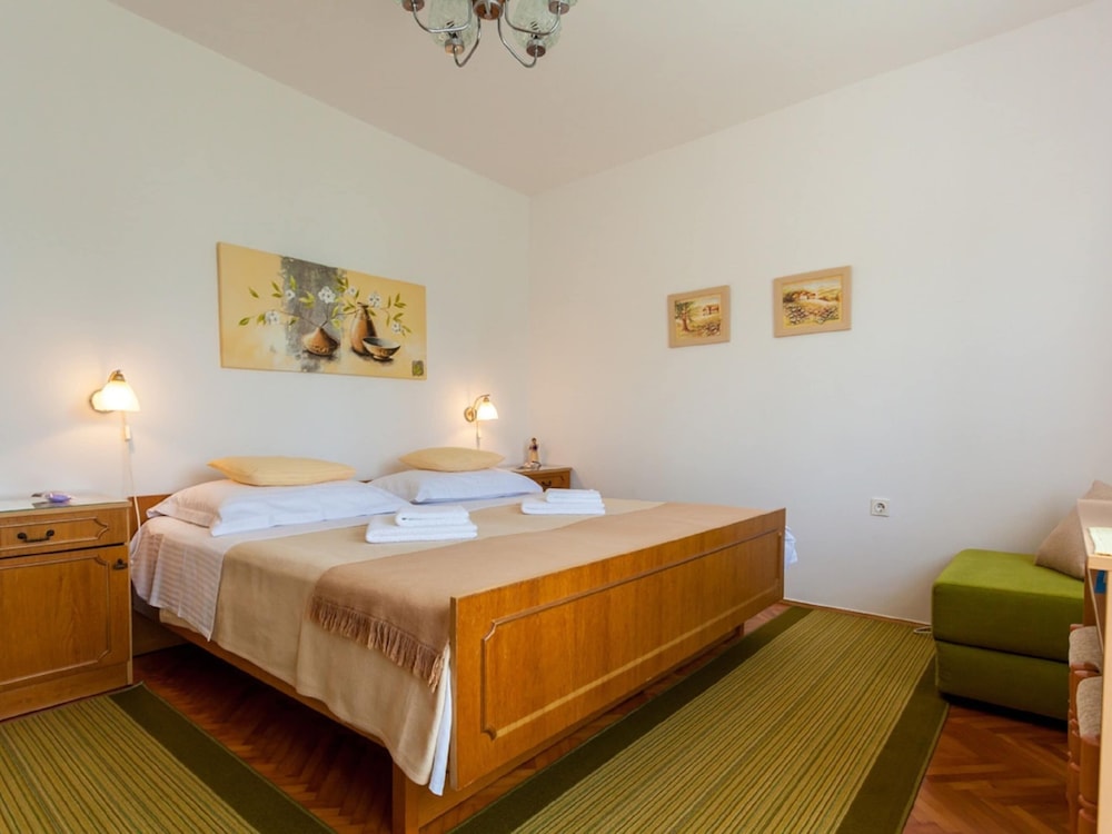 Cosy Apartment in Malinska With Barbecue view 4