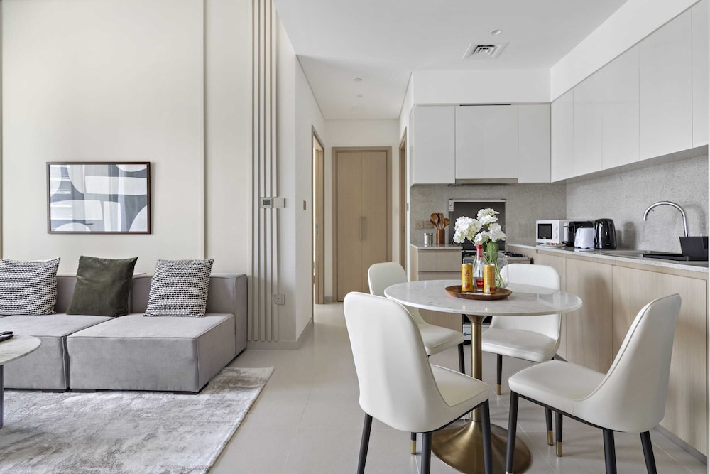 Silkhaus Elegant Downtown Premium Tower w Pool