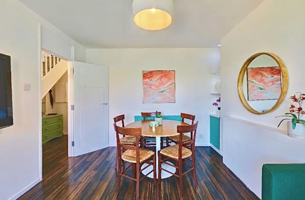 London Apartment With 3 Bedrooms