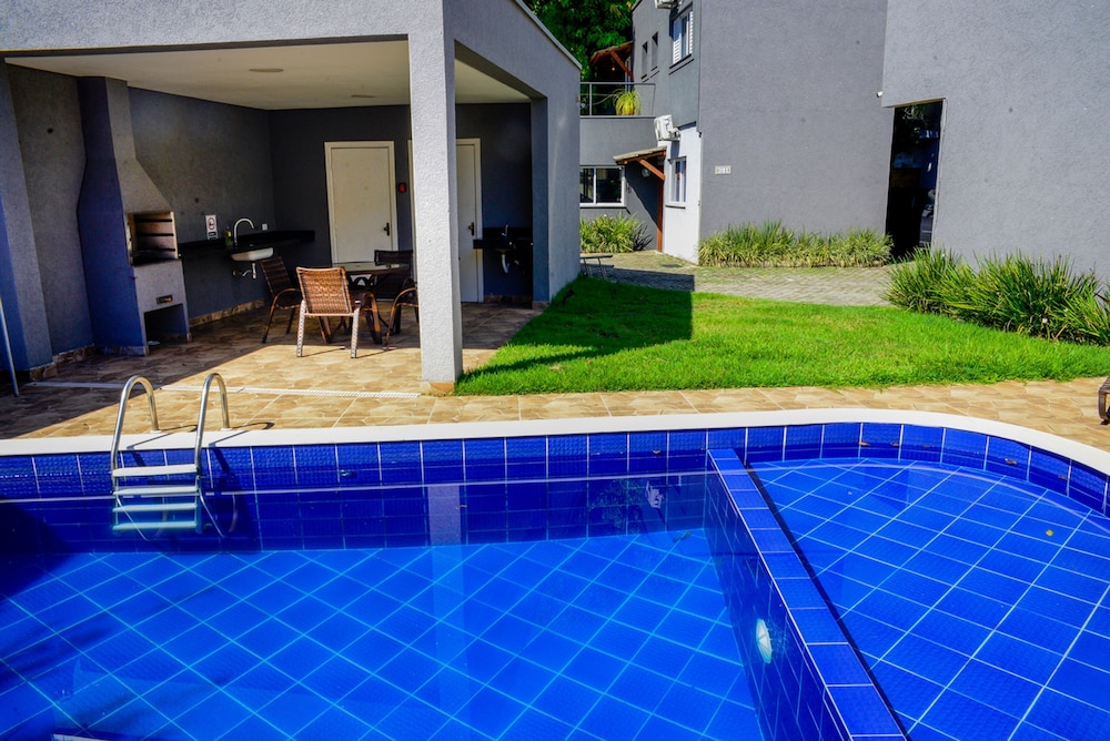 Casa c Piscina a 150m da Praia de Boi Ucanga