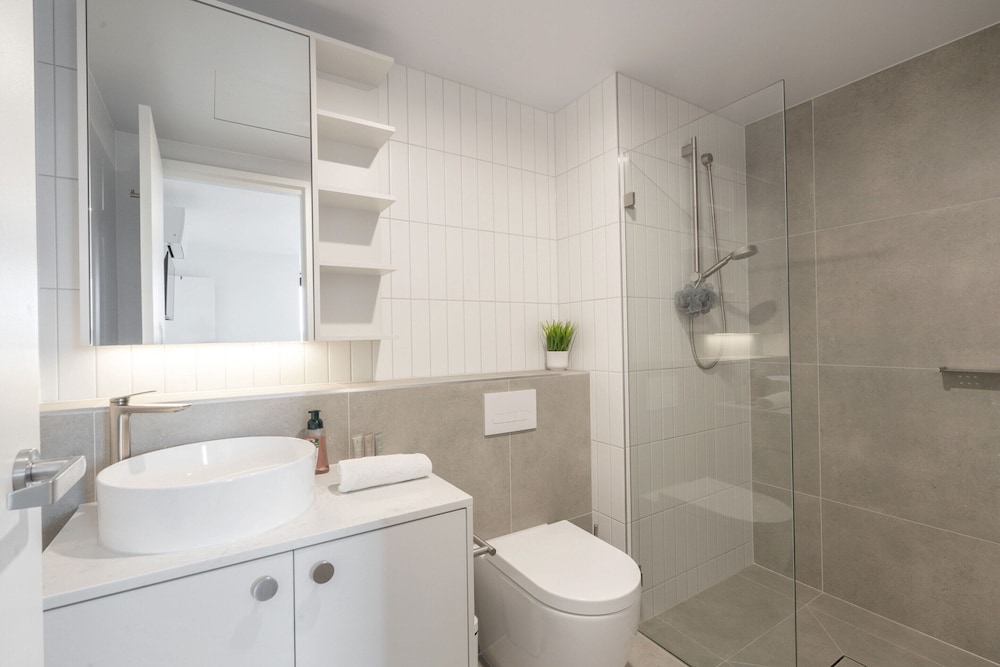 Modern 2-bed Apartment With Premium Amenities