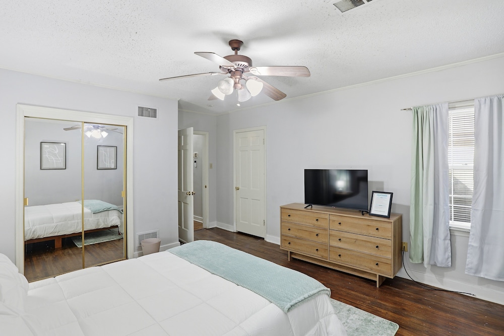 Bluff City Gem With Game Room 3 Bedroom Home