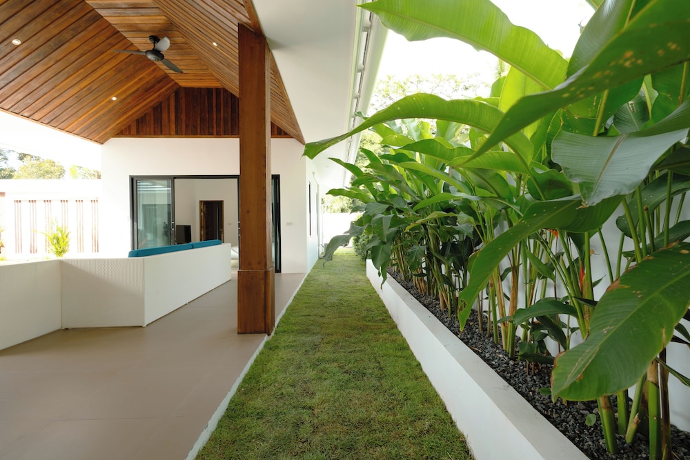 Samui Paradise Pool Villa by Sea N' Rent