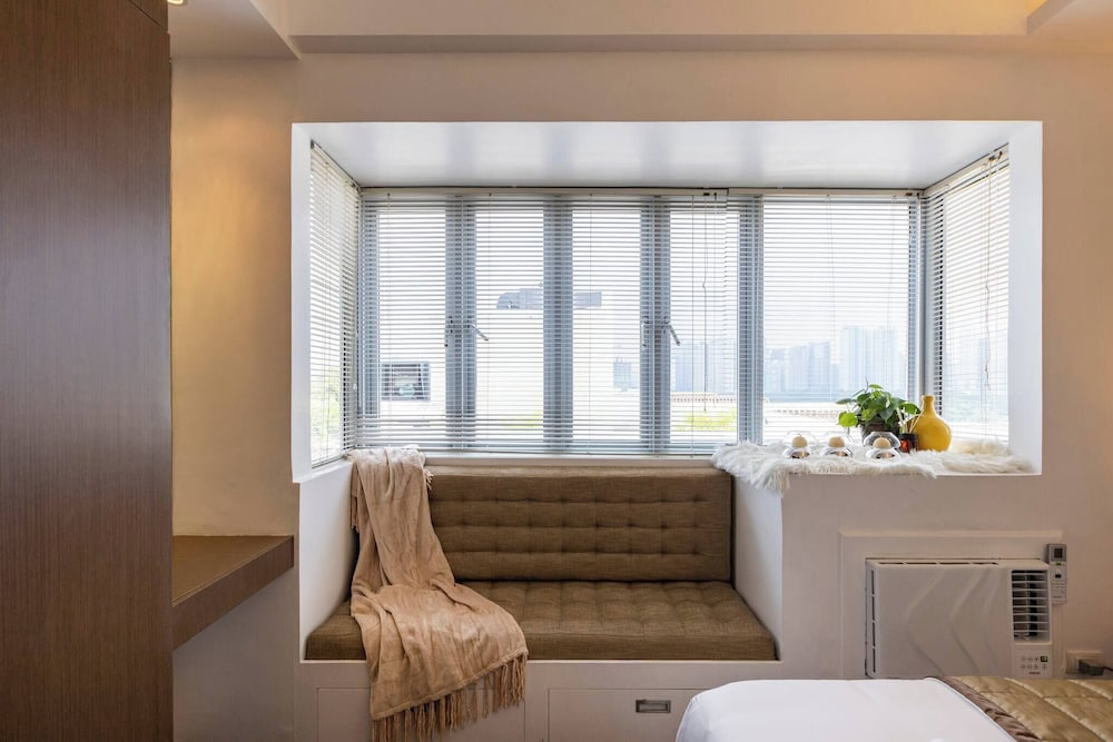 Luxurious Studio in Mckinley Hill With City View