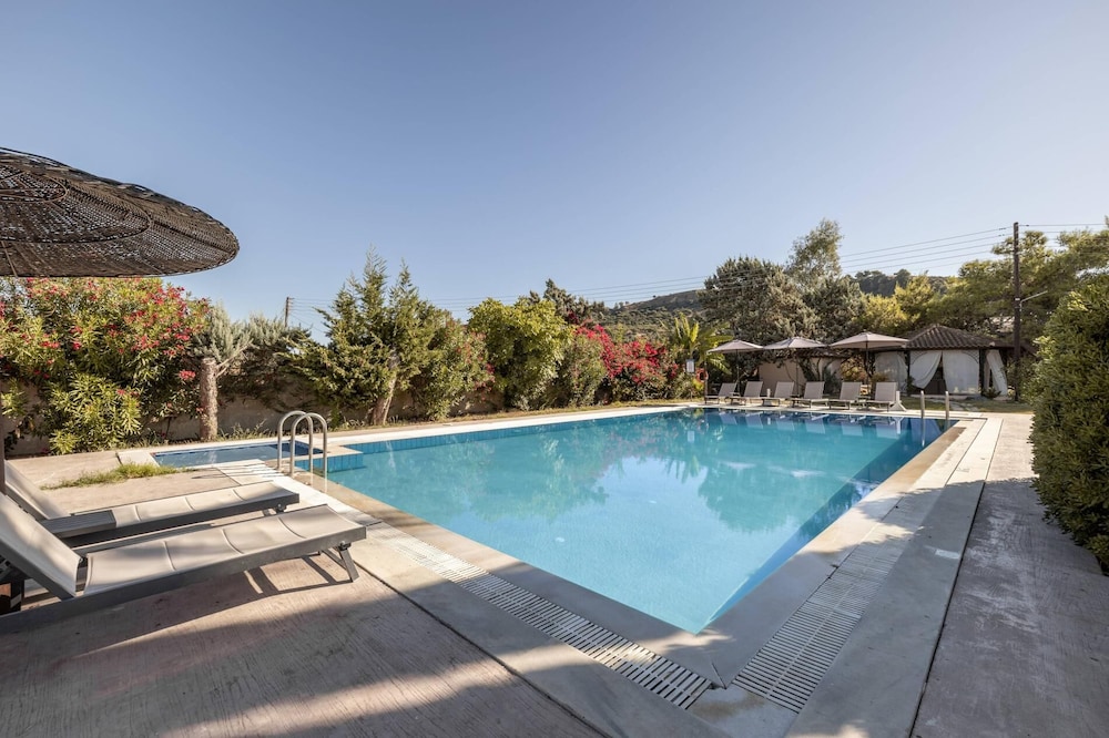 Leone Luxury Villa Giota