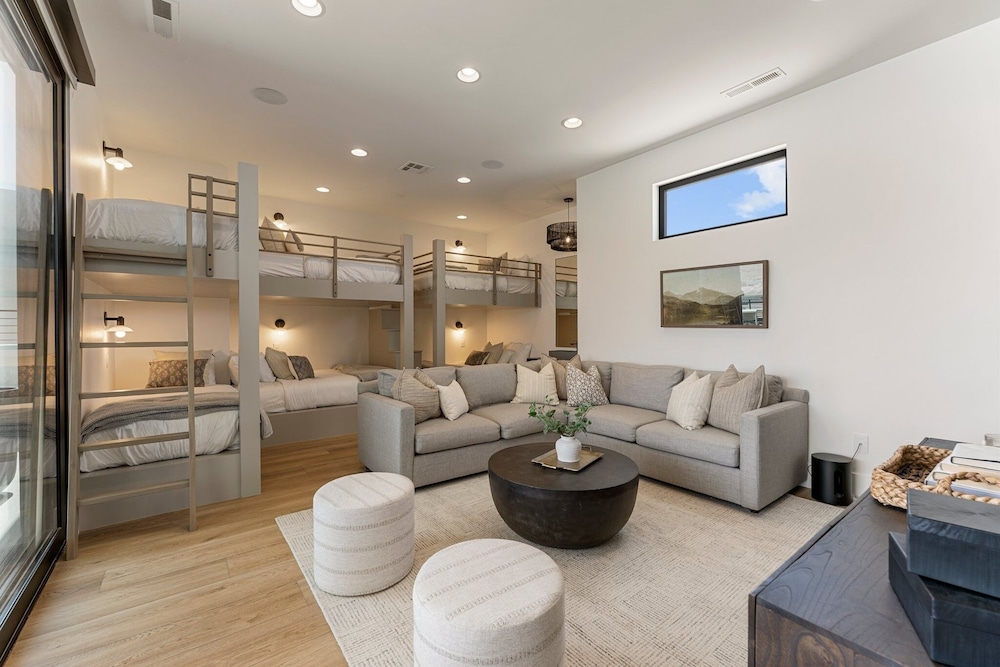 Luxury Beachside 7 Bedroom Home