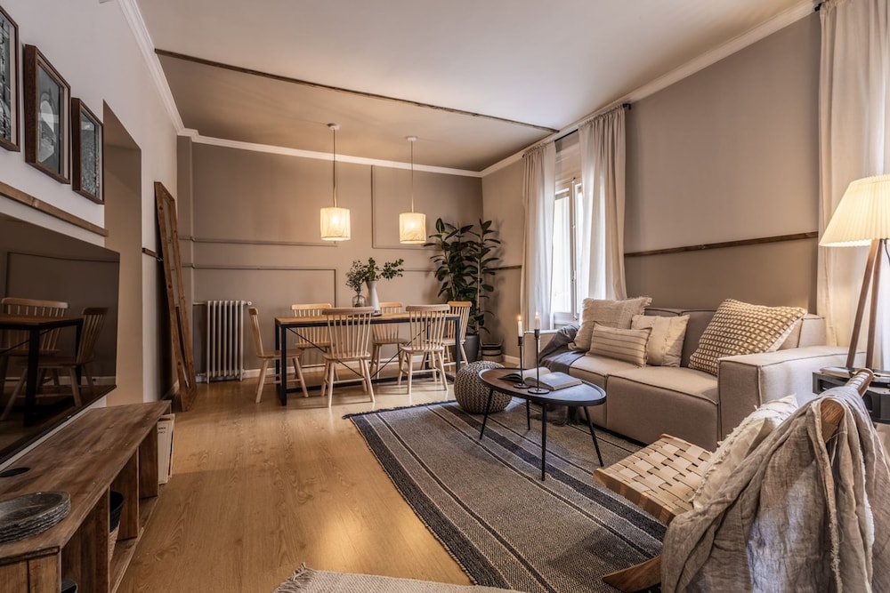 Aversa - 2 Bedrooms in Azca