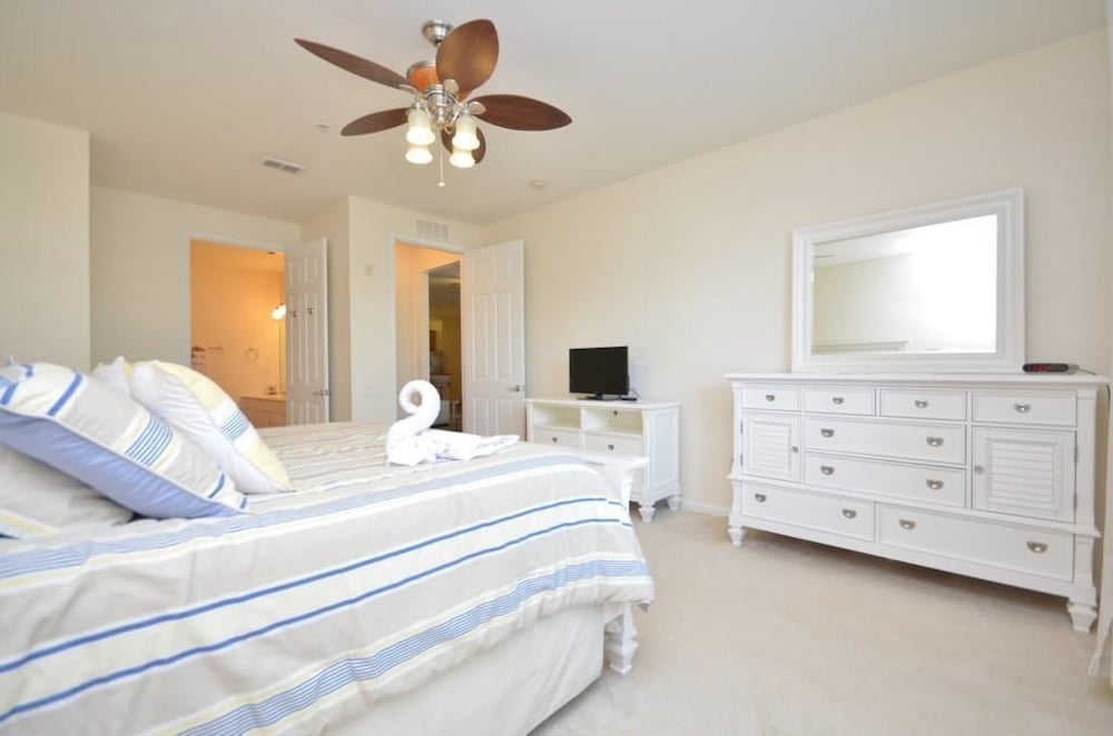 Vista Cay Resort