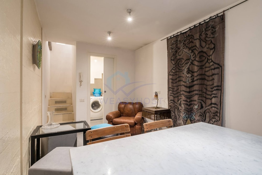 Cozy Entire Apt Close To Piazza Trilussa