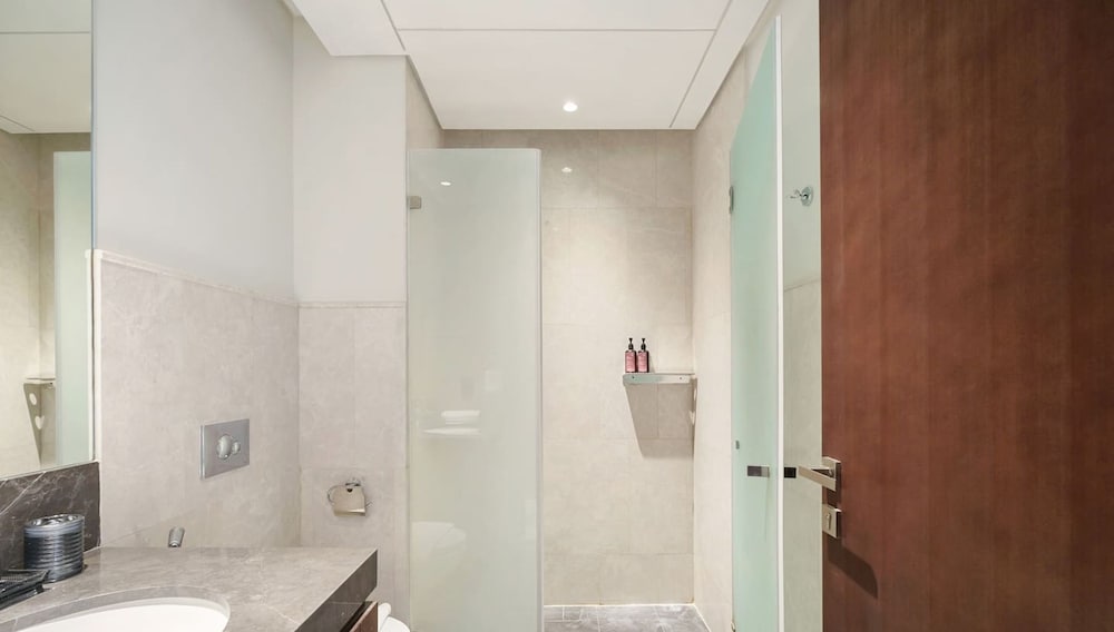 High Floor Lux 2BR nr Top Golf Dubai Marina JLT