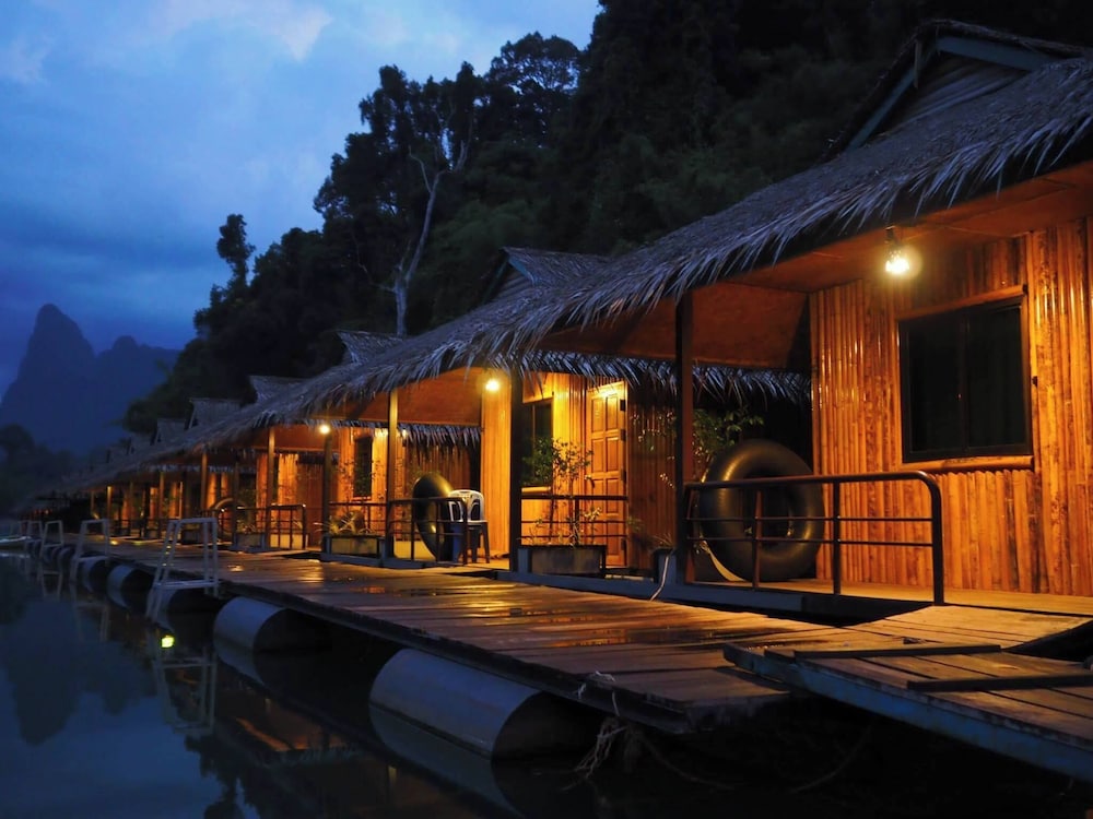 PraiwanRaftHouse