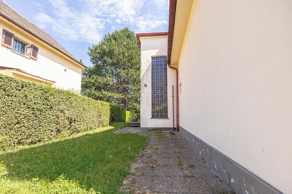 Cozy House Terrace &Garden Sleeps 34