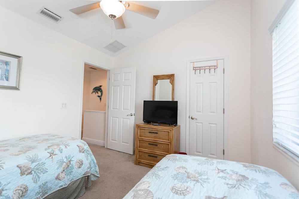 SEA Haven 117 2BR Free Activities Oceanfront Wifi Pool view 4