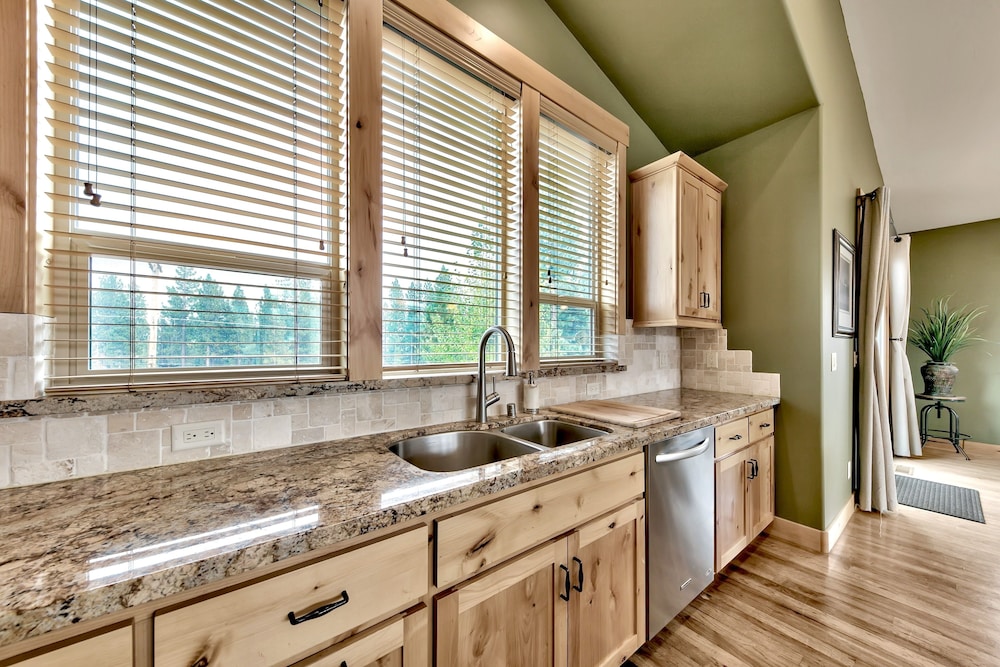 1376md Angora View 4 Bedroom Home