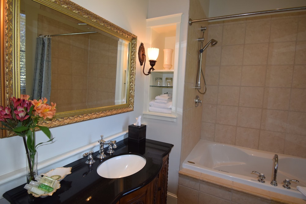 Cedar Spring Inn & Spa