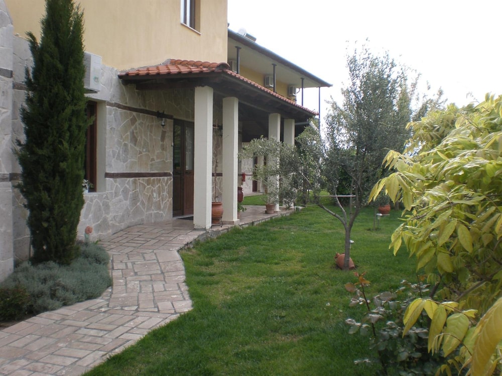 Photo 12