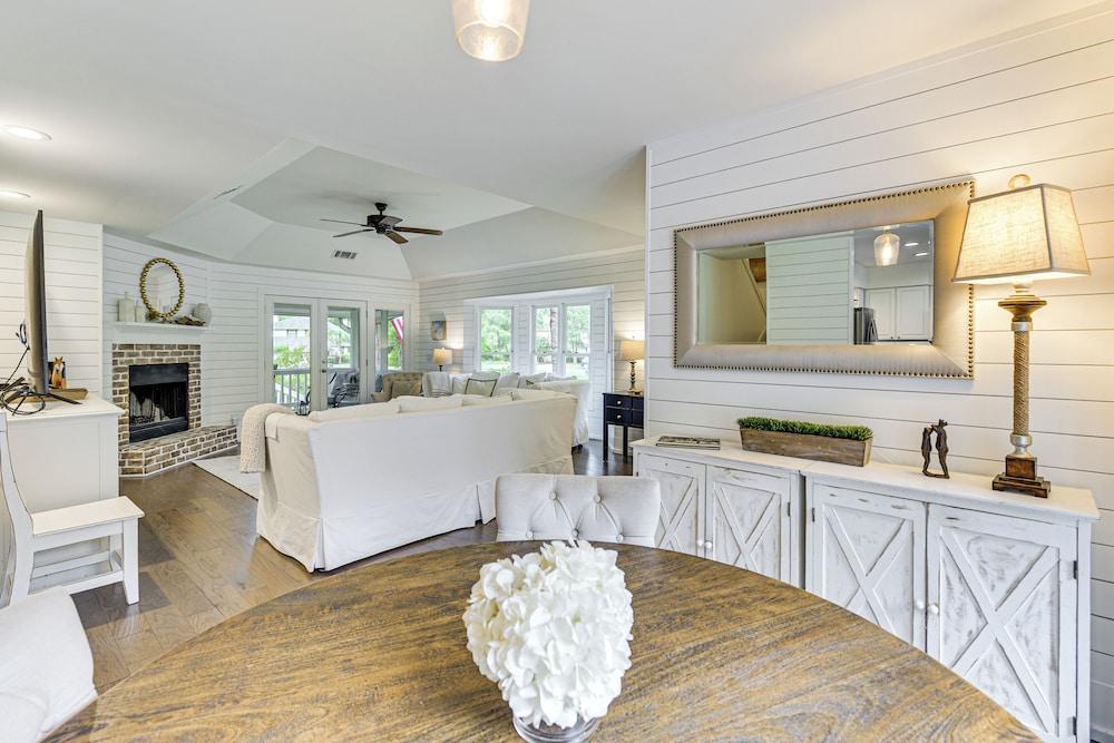 Golf, Swim & Unwind: Callawassie Island Hideaway!