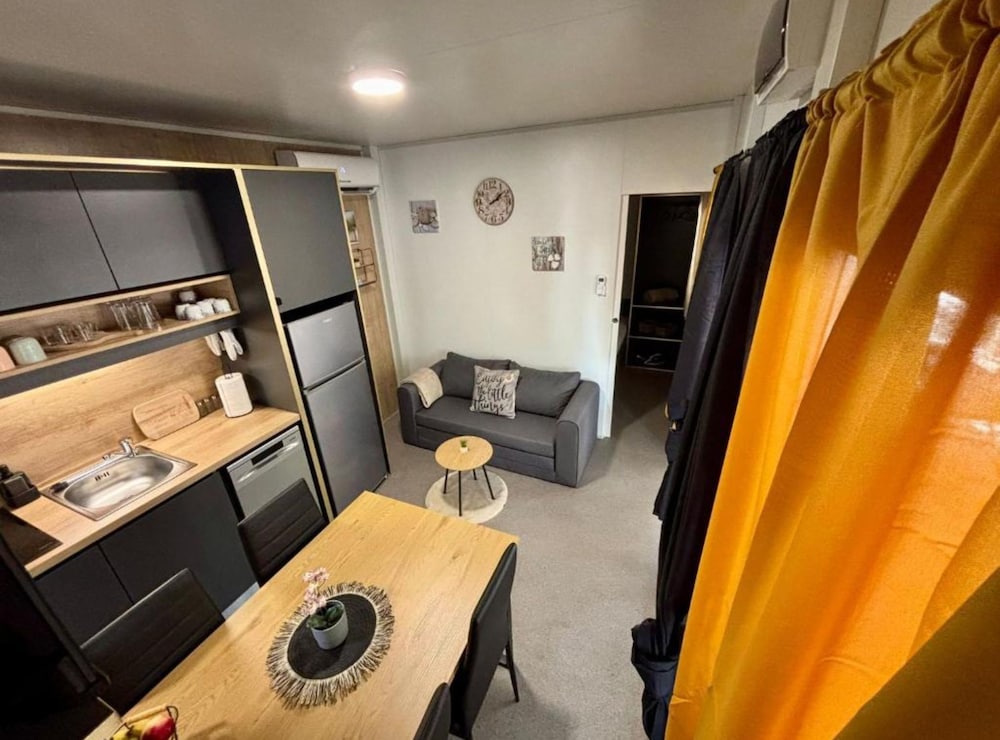 TJ Escape - Mobile Home With Hot Tub And Terrace